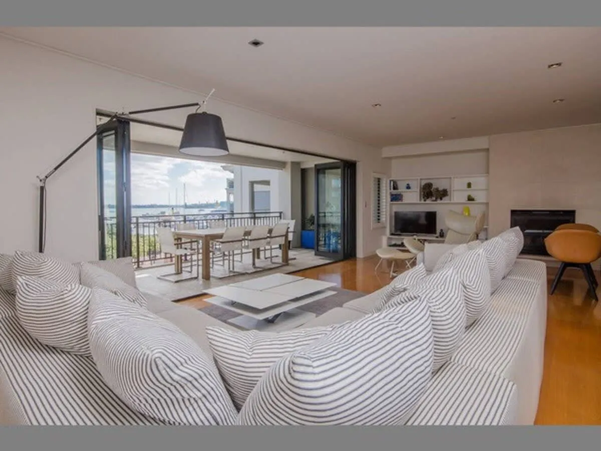 Chic Intimate Auckland Flat - Digital-nomad Ready Wfh Nook, 2br, Harbour View #3