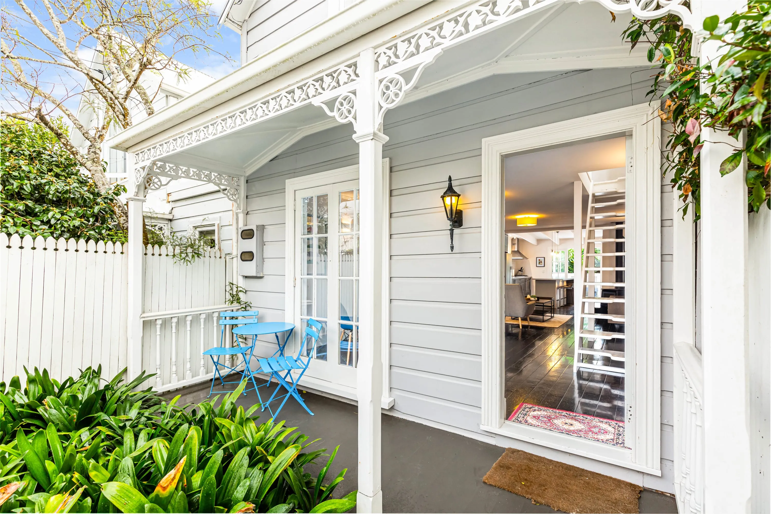 Sleek Cozy 2br Auckland Flat -- Dedicated Home Office & Fast Wi-fi For Remote Work