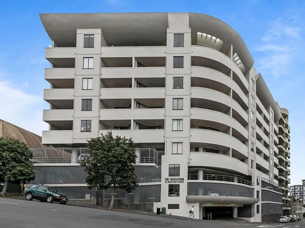 Impressive Cozy 2br Auckland Flat - Sky Tower View, Dedicated Home Office & Parking #2
