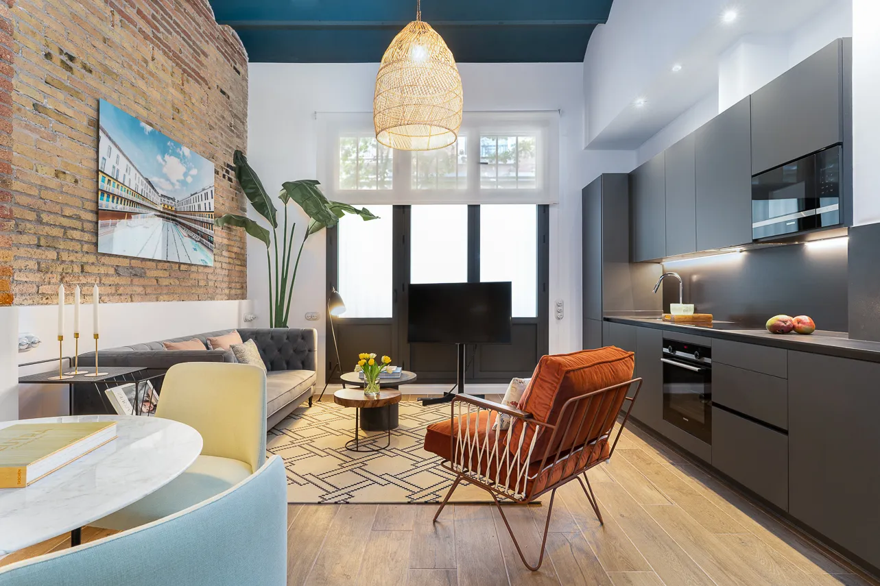 Distinctive 40m2 Barcelona Flat Designed For Remote Work And Digital Nomads #3
