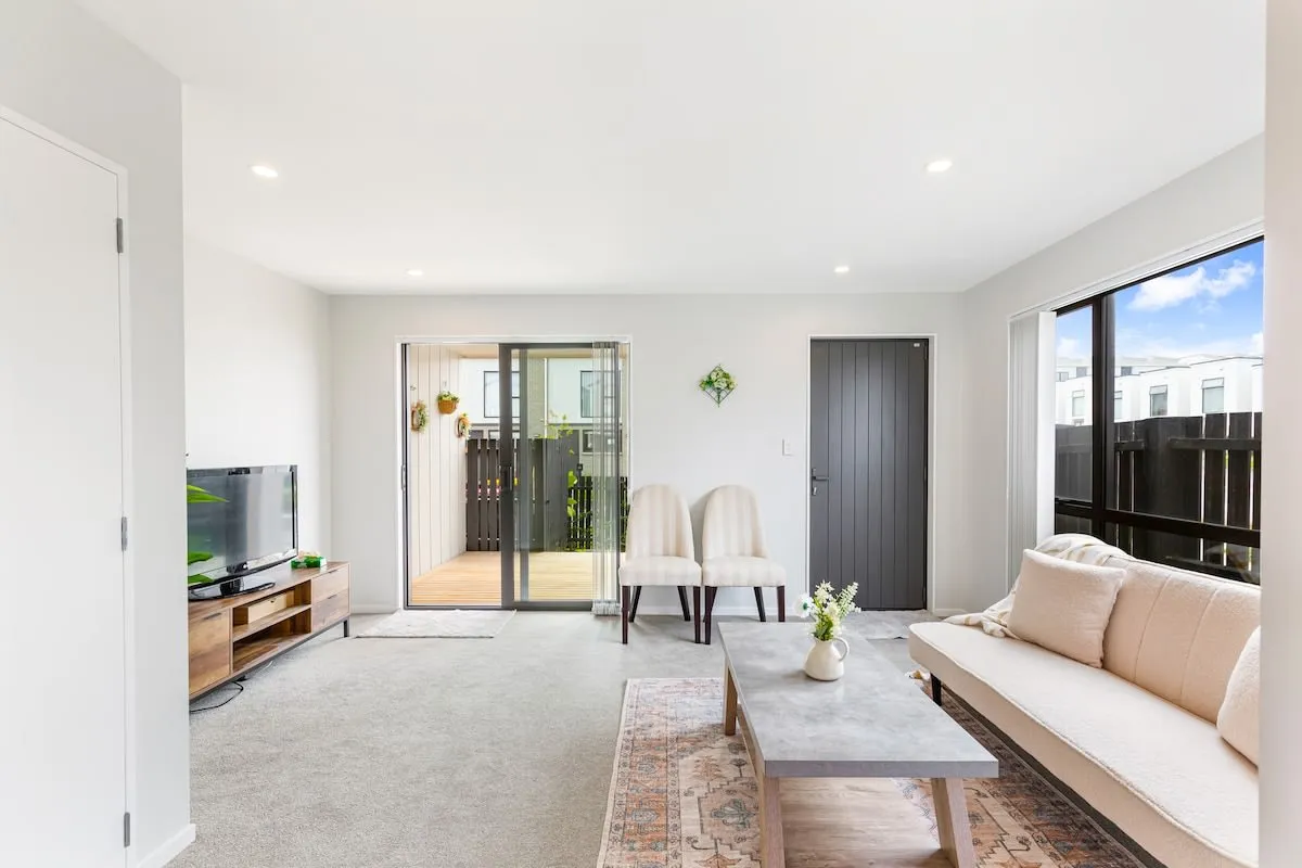 Luxurious Contemporary Flat In Auckland - Charming 3br, Dedicated Home Office & Fast Wifi