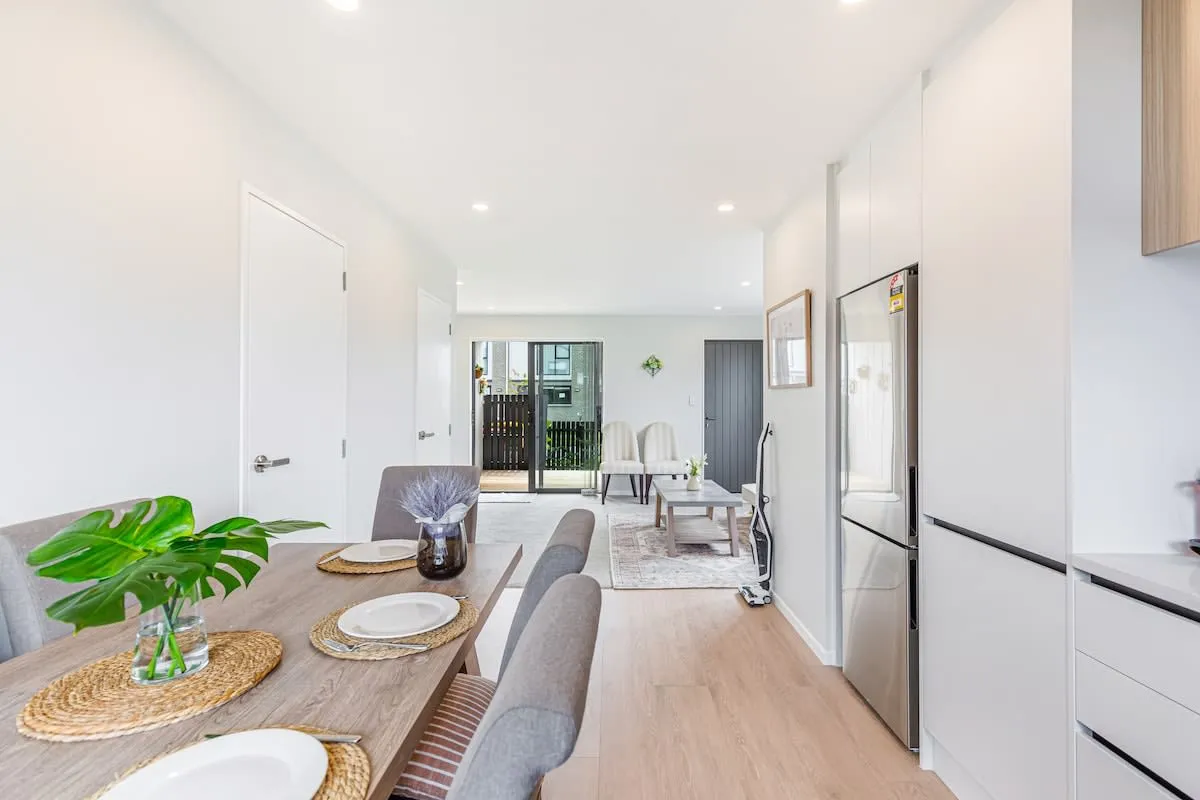 Luxurious Contemporary Flat In Auckland - Charming 3br, Dedicated Home Office & Fast Wifi #3