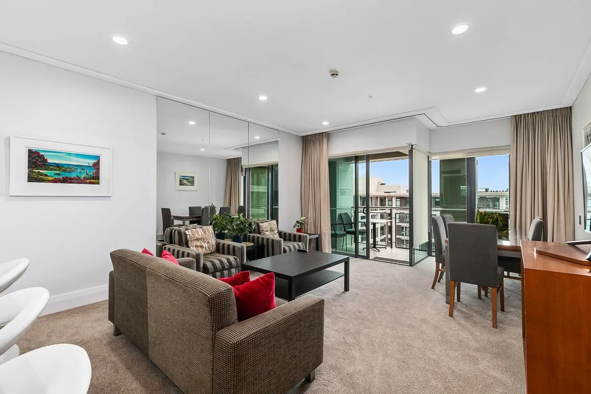 Executive Compact 2br Flat In Viaduct Harbour -- Premium Home Office For Digital Nomads #4