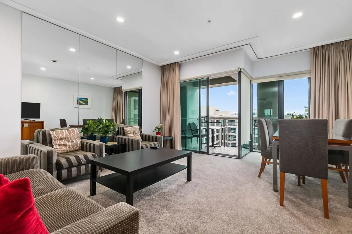 Executive Compact 2br Flat In Viaduct Harbour -- Premium Home Office For Digital Nomads #5
