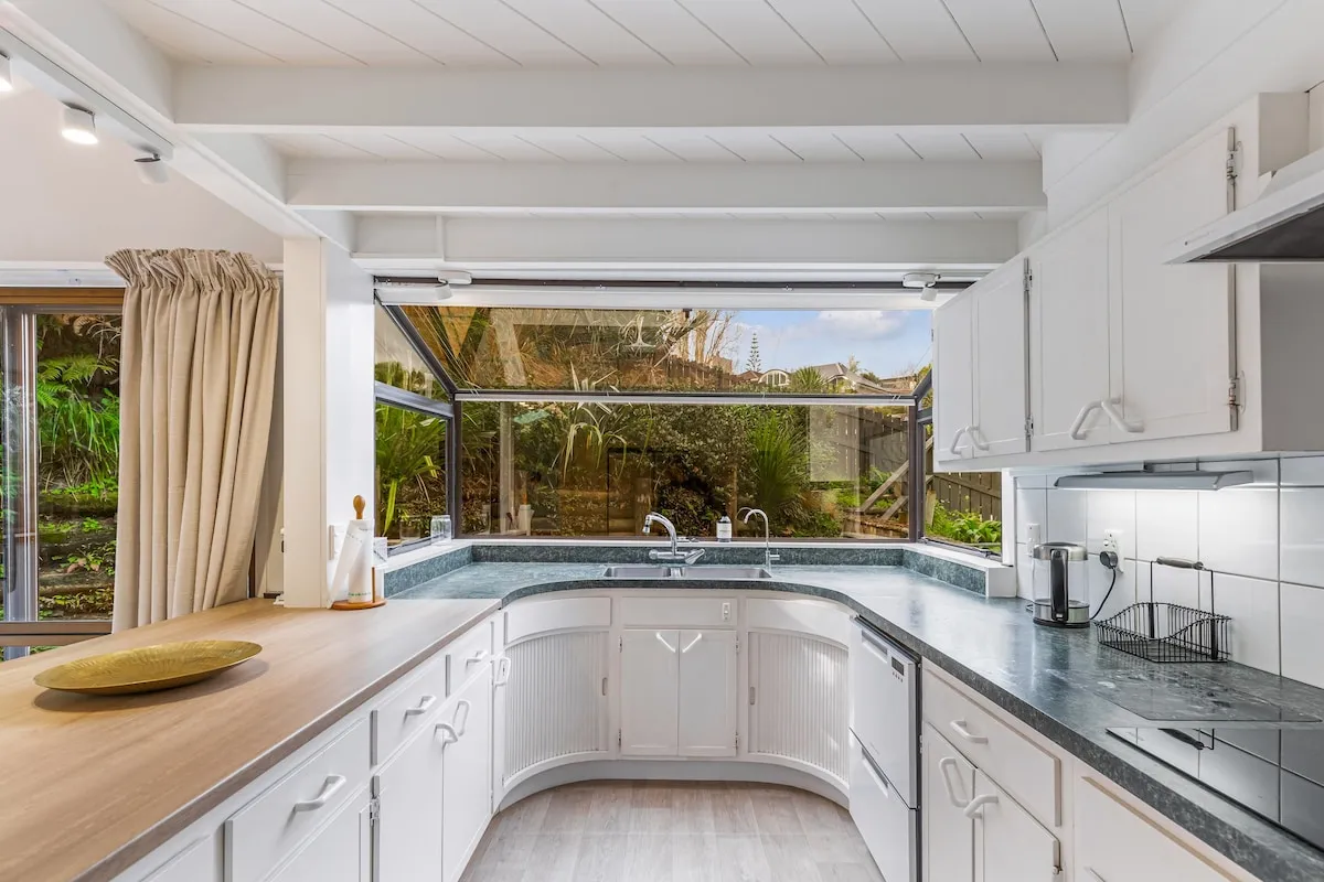 Auckland Compact 2br Flat - Distinctive Layout & Dedicated Work-from-home Nook #3