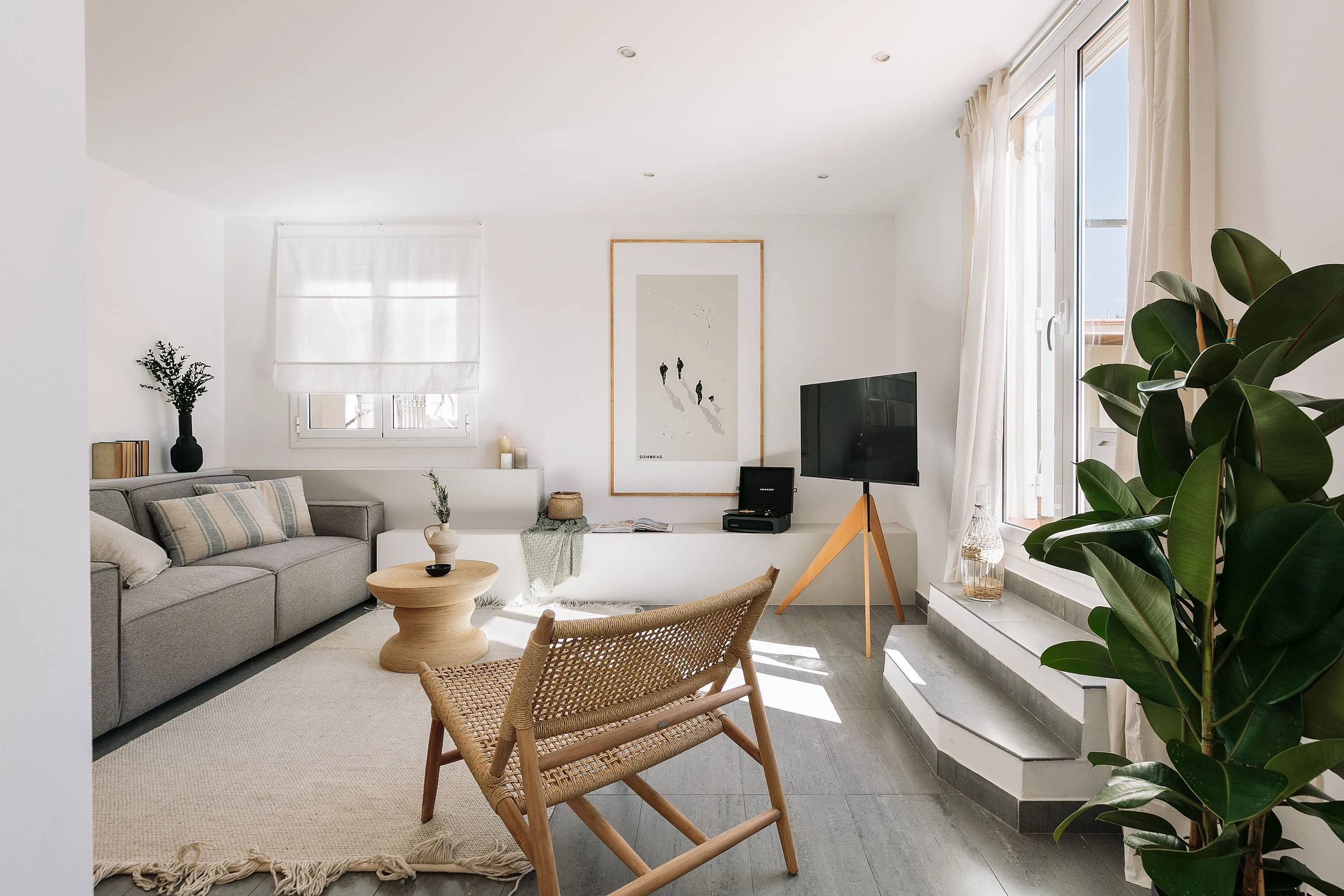 Airy Barcelona Studio With Private Office & City Views For Digital Nomads #3