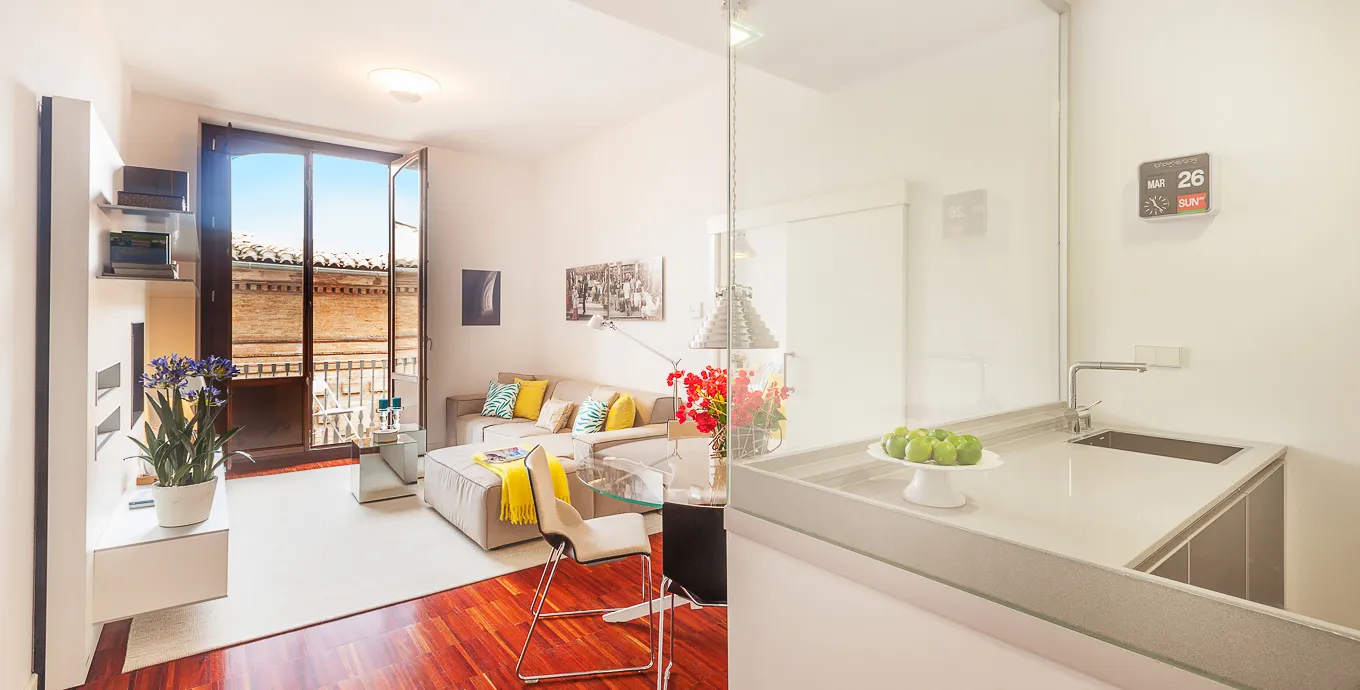 Spacious Valencia Flat With Dedicated Home Office In Central Neighborhood