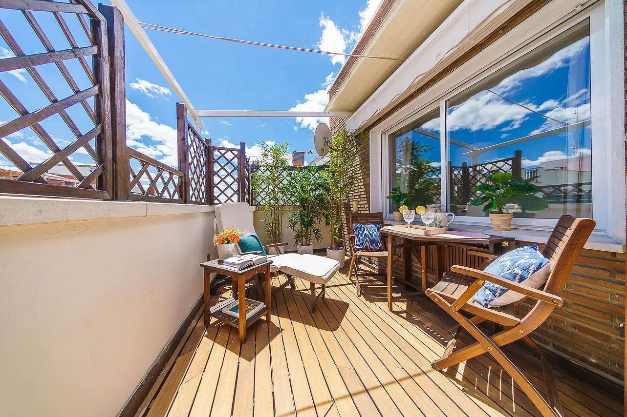 Urban Madrid Flat With Bright Home Office And Comfortable Living Space For Remote Work #2