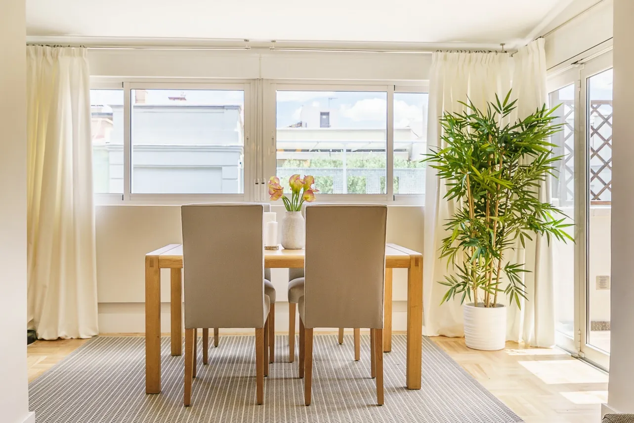 Urban Madrid Flat With Bright Home Office And Comfortable Living Space For Remote Work #5