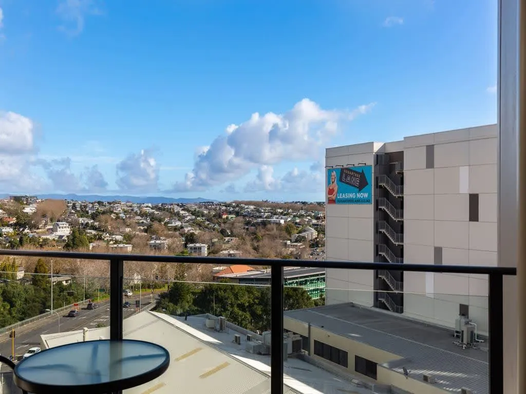 Curated Efficient 1br Flat Auckland - Work-from-home Setup & Fast Wifi #2