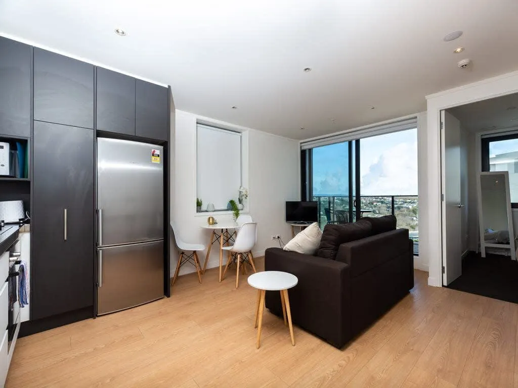 Curated Efficient 1br Flat Auckland - Work-from-home Setup & Fast Wifi #4
