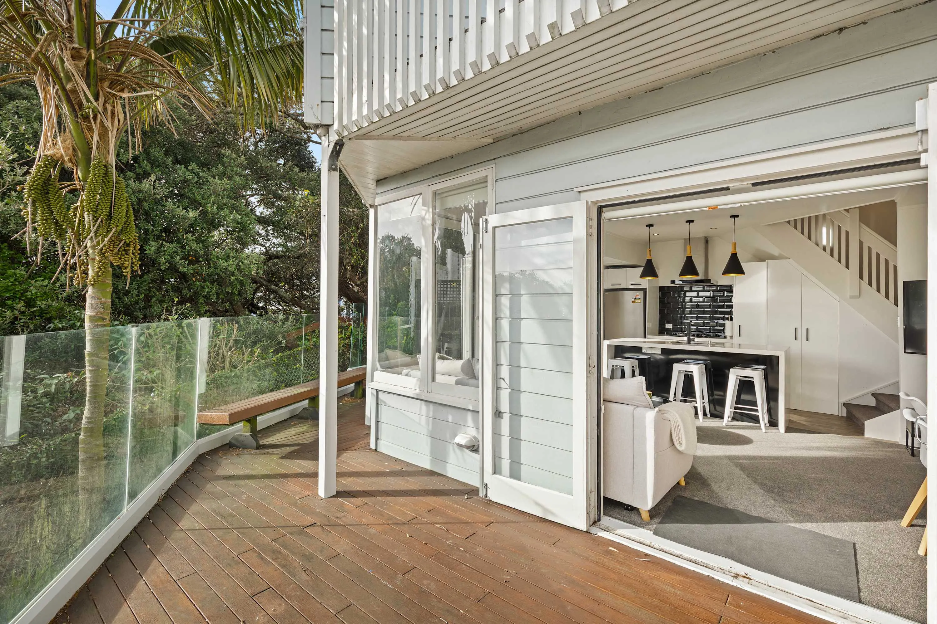 Curated Compact 2br Auckland Flat - High-speed Wifi & Private Work Nook #5