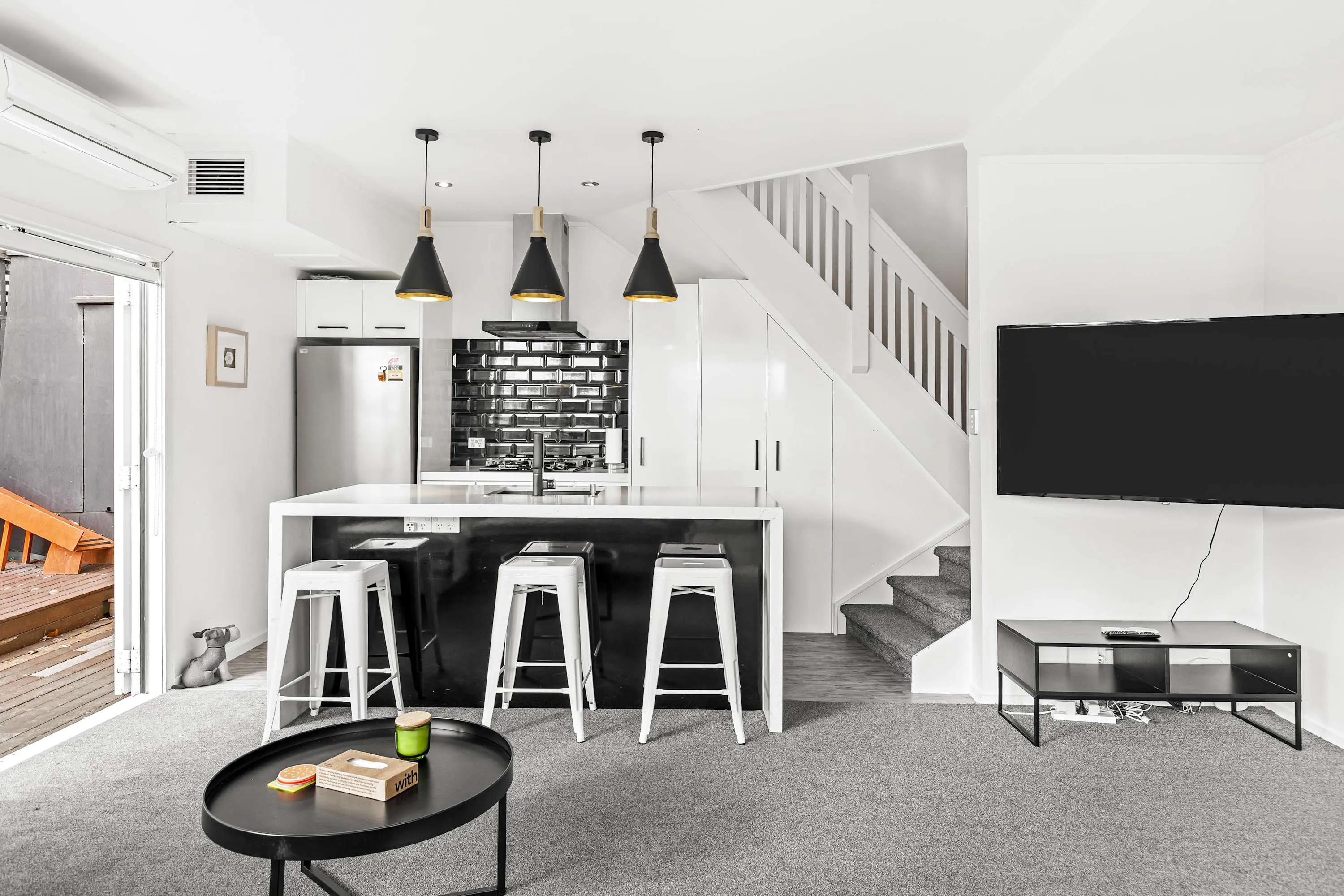 Curated Compact 2br Auckland Flat - High-speed Wifi & Private Work Nook #2