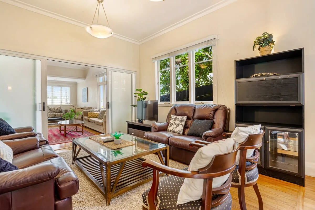 Compact Professional 6-br Flat In Parnell, Auckland -- Work-from-home Ready With Office Nooks #4