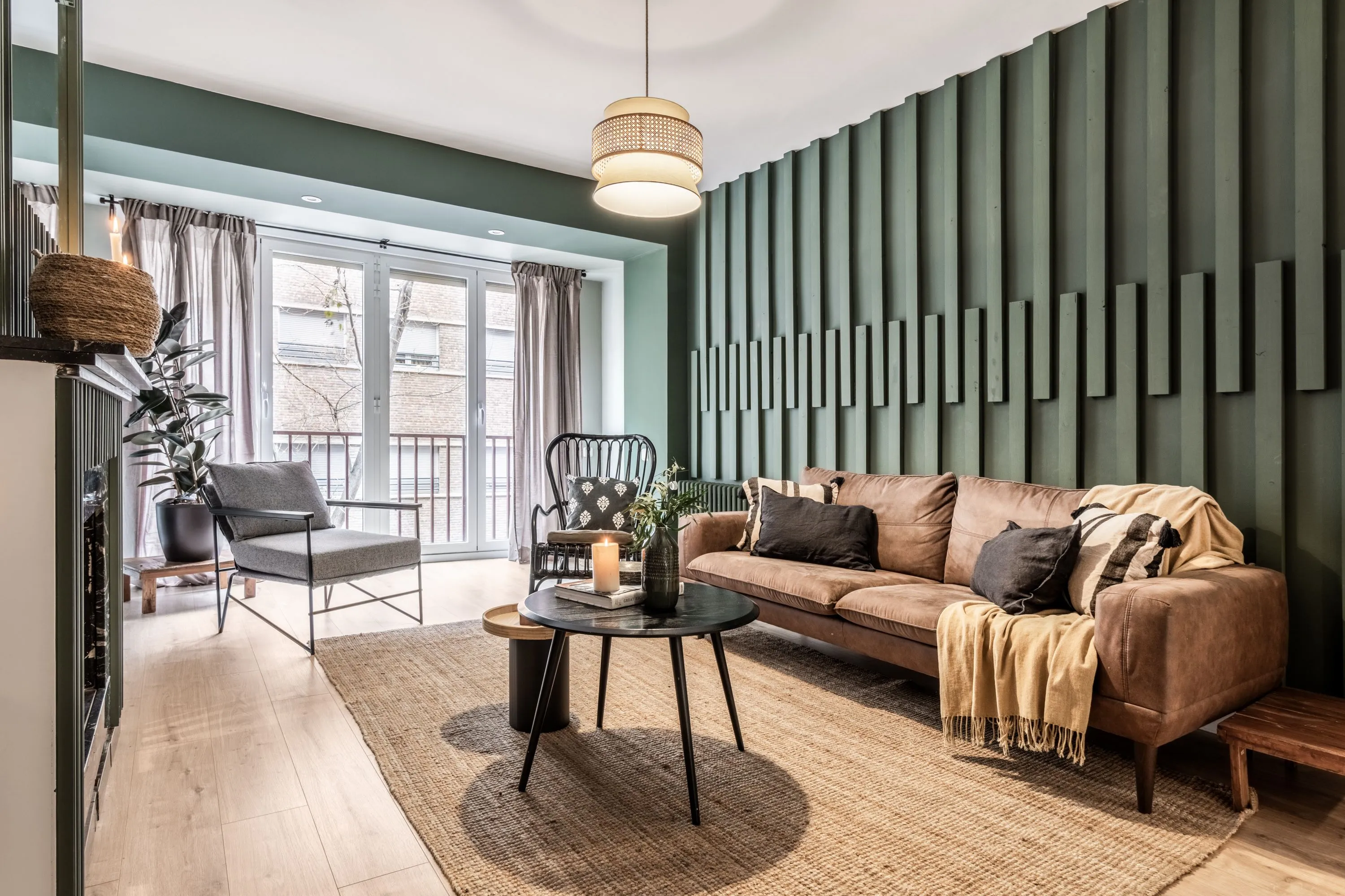 Airy Madrid Trendy Flat With Gigabit Internet And Pro Home Office Setup #3