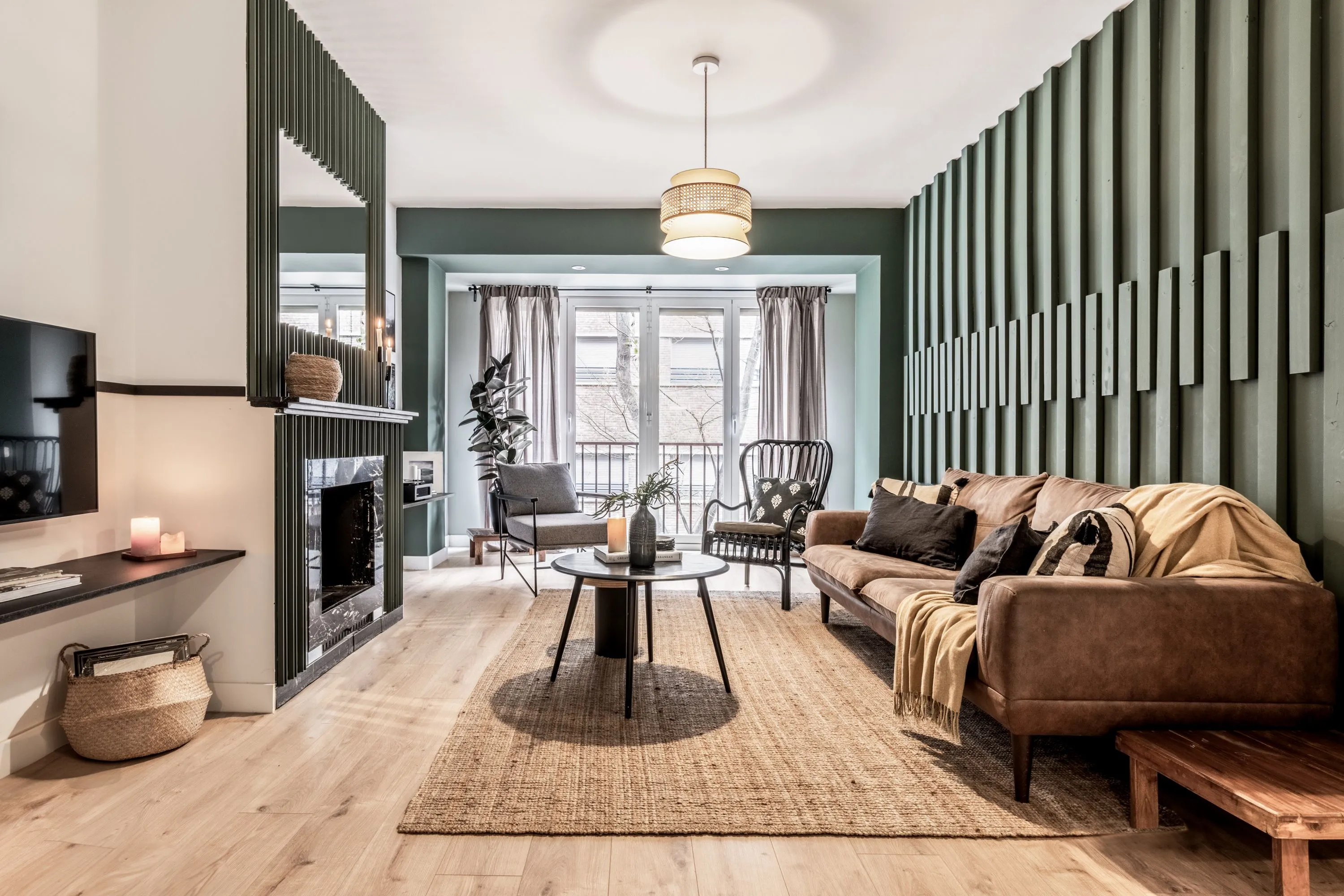 Airy Madrid Trendy Flat With Gigabit Internet And Pro Home Office Setup #2