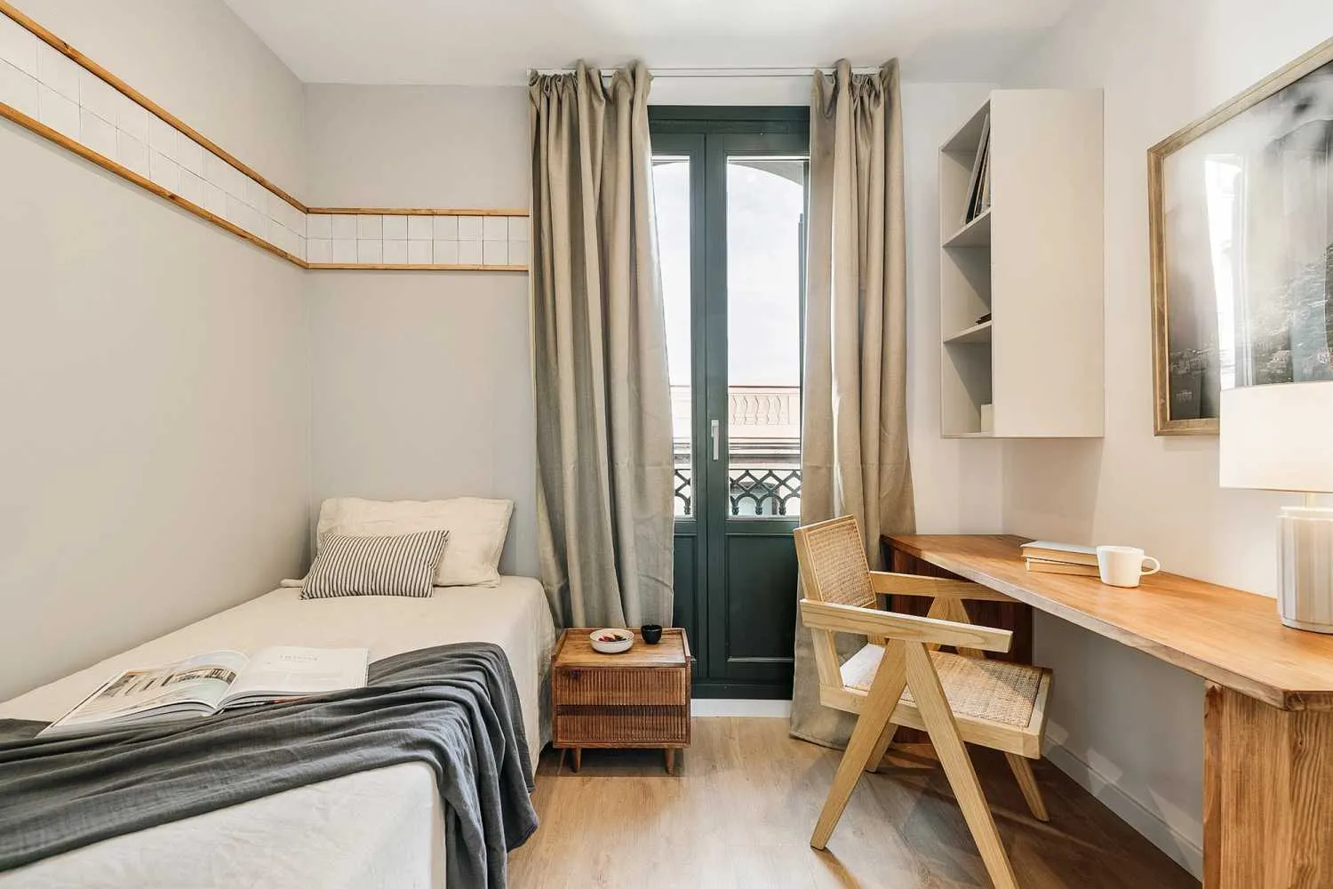 Premium Barcelona Apartment With High-speed Wifi And Dedicated Home Office Space #3