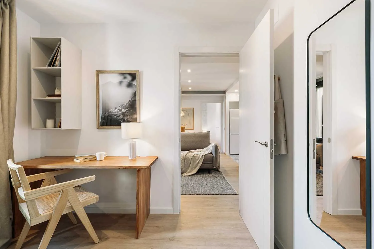 Premium Barcelona Apartment With High-speed Wifi And Dedicated Home Office Space #5