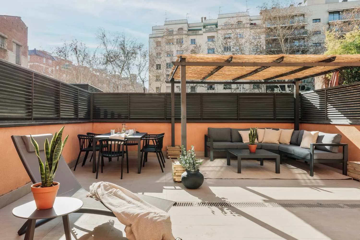 Vast Chic Penthouse In Barcelona With Ultra-fast Wifi And Professional Home Office Setup #4