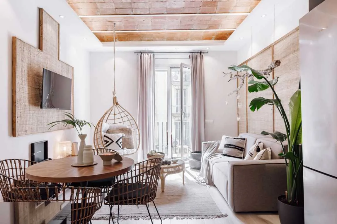 Curated 98m2 Barcelona Flat With Gigabit Internet, Pro Monitors & Premium Home Office Setup #2