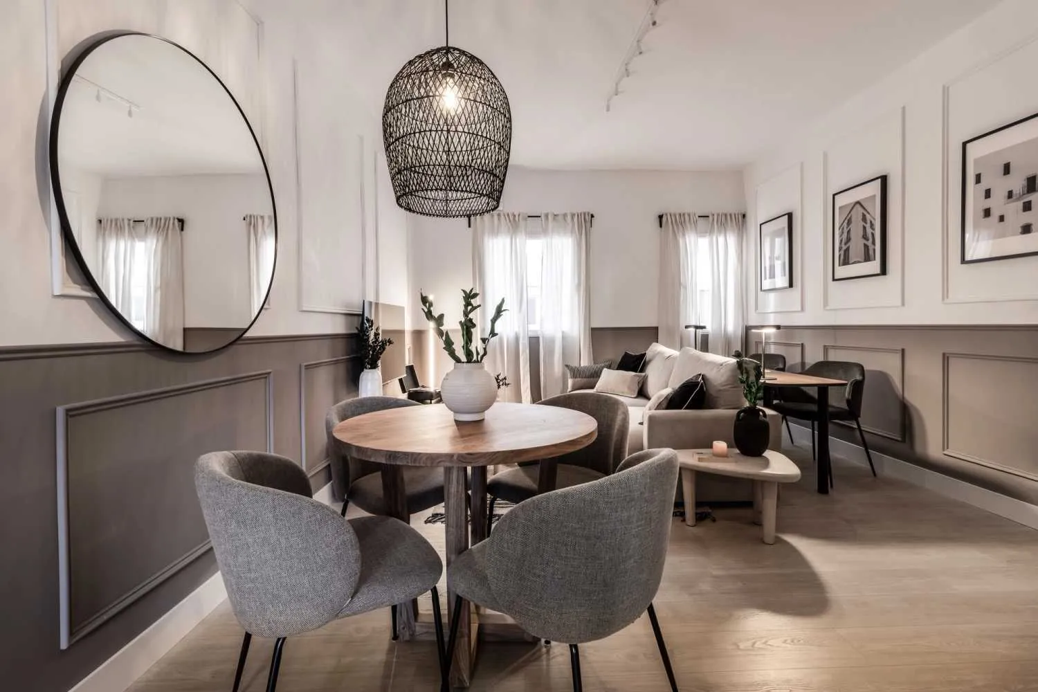 Contemporary Madrid Flat With Premium Home Office & Streaming Setup For Remote Work #4