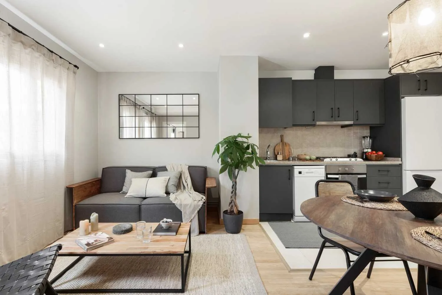 Cozy 44m2 Barcelona Flat With High-speed Fiber And Professional Home Office Setup #4