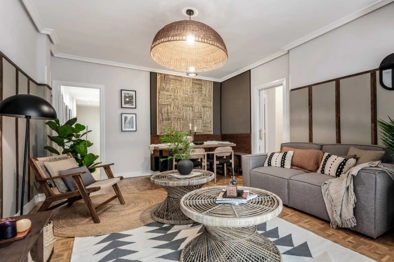 Stylish Madrid Flat With Gigabit Internet & Ergonomic Home Office Setup #3