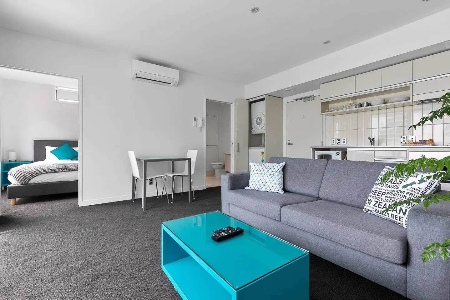 Intimate Contemporary Metropolitan Flat In Auckland - Remote-ready Home Office & Fast Wifi #5