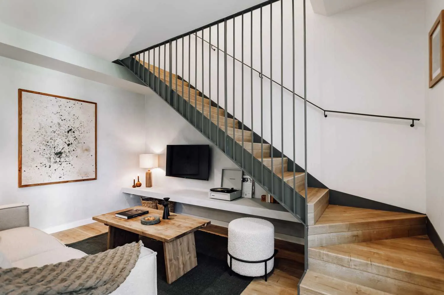 Curated Barcelona Flat With Ultra-fast Wifi And Pro Workspace For Remote Professionals #3