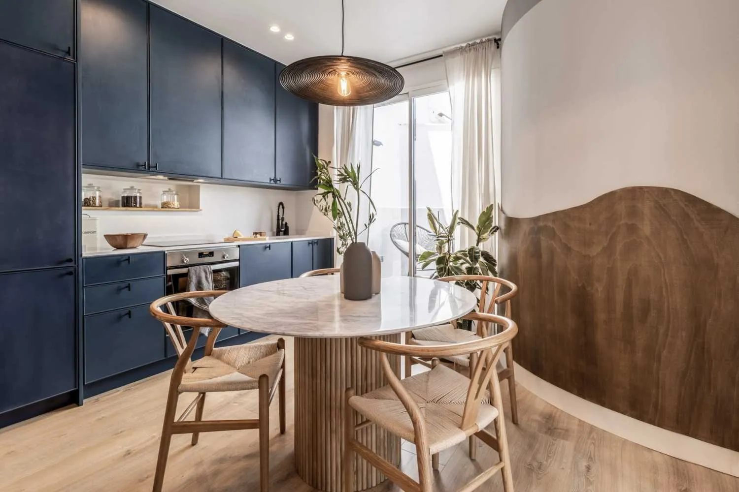 Designer Madrid Flat With Ultra-fast Wifi And Pro Audio For Remote Work Success #4