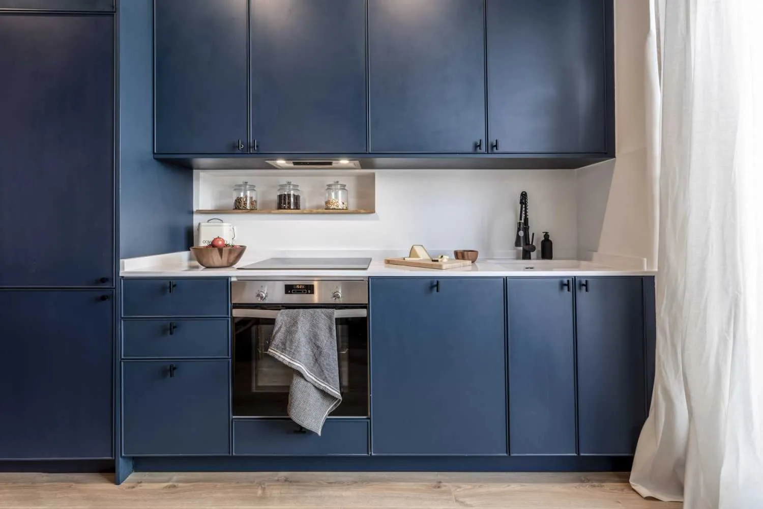 Designer Madrid Flat With Ultra-fast Wifi And Pro Audio For Remote Work Success #3