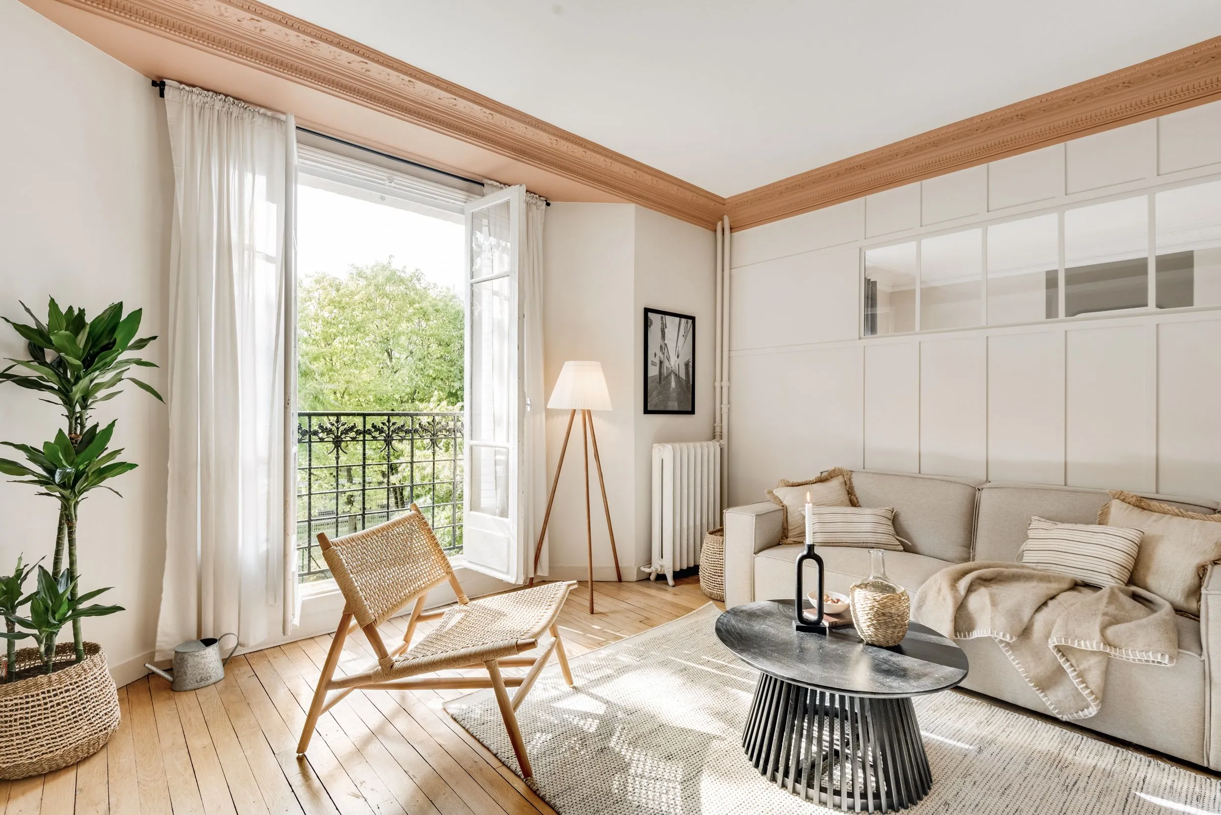 Spacious Paris Flat With Home Office Suite, Gigabit Internet & Pro Setup For Remote Work #2
