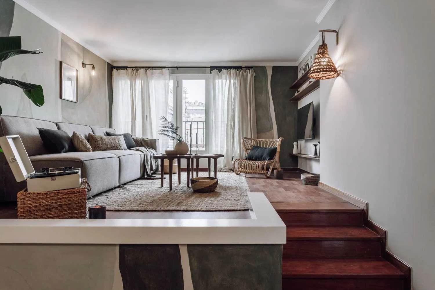 Sophisticated Barcelona Flat With Ultra-fast Wifi & Pro Workstation For Remote Professionals #3