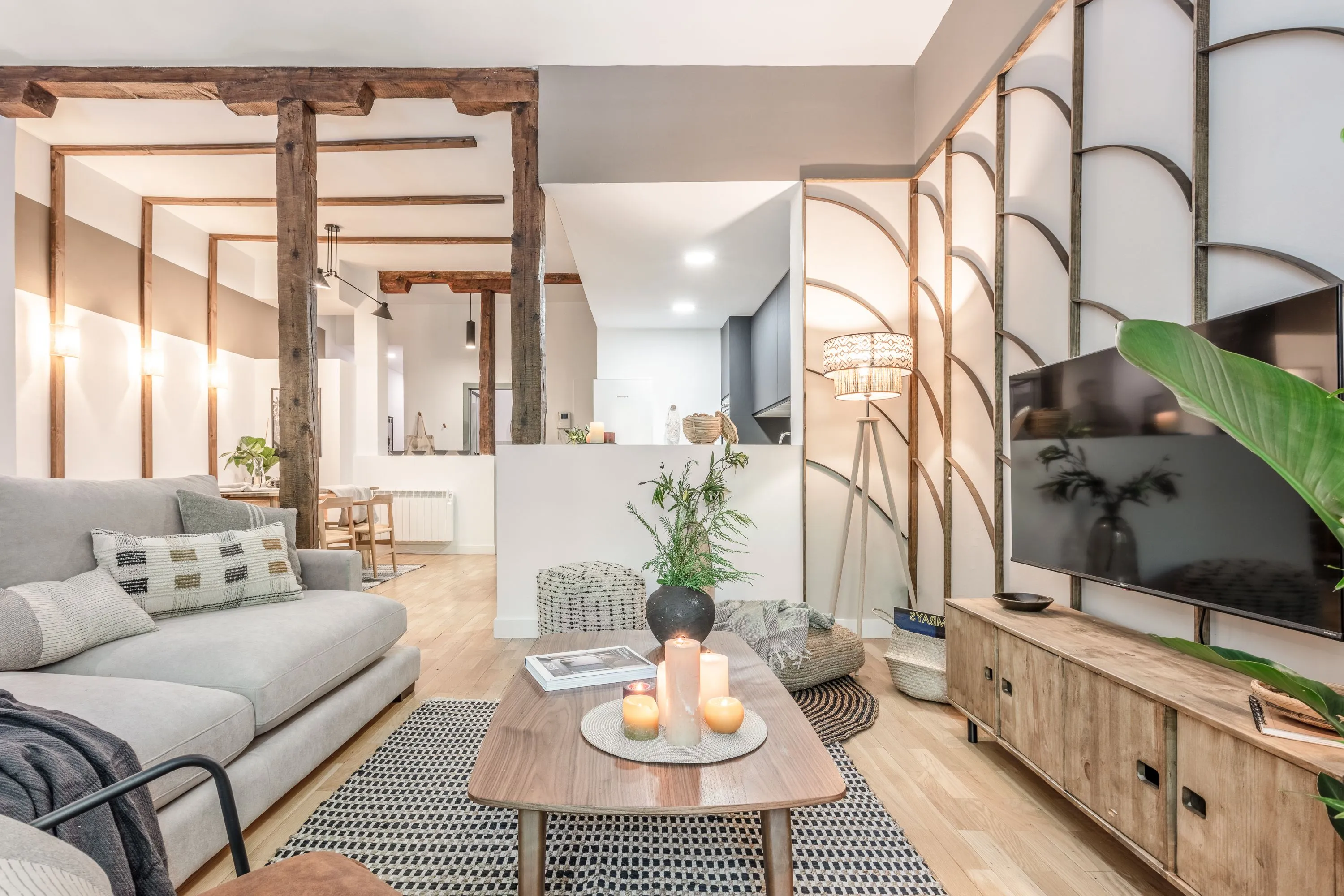 Refined Madrid Flat With Ultra-fast Wifi And Pro Home Office Setup For Remote Work #3
