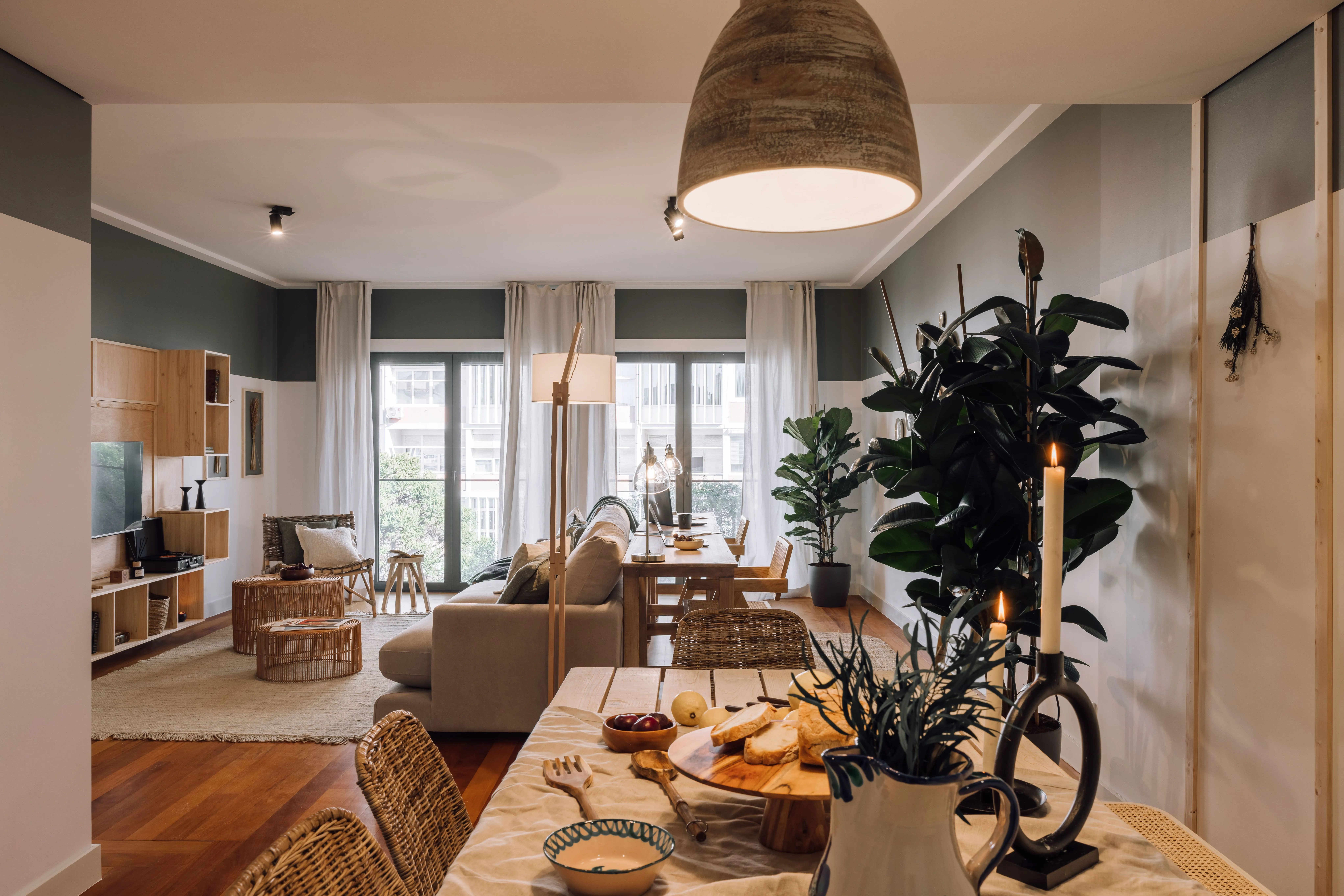Contemporary Lisbon Flat With Premium Home Office & Streaming Setup For Remote Work #5