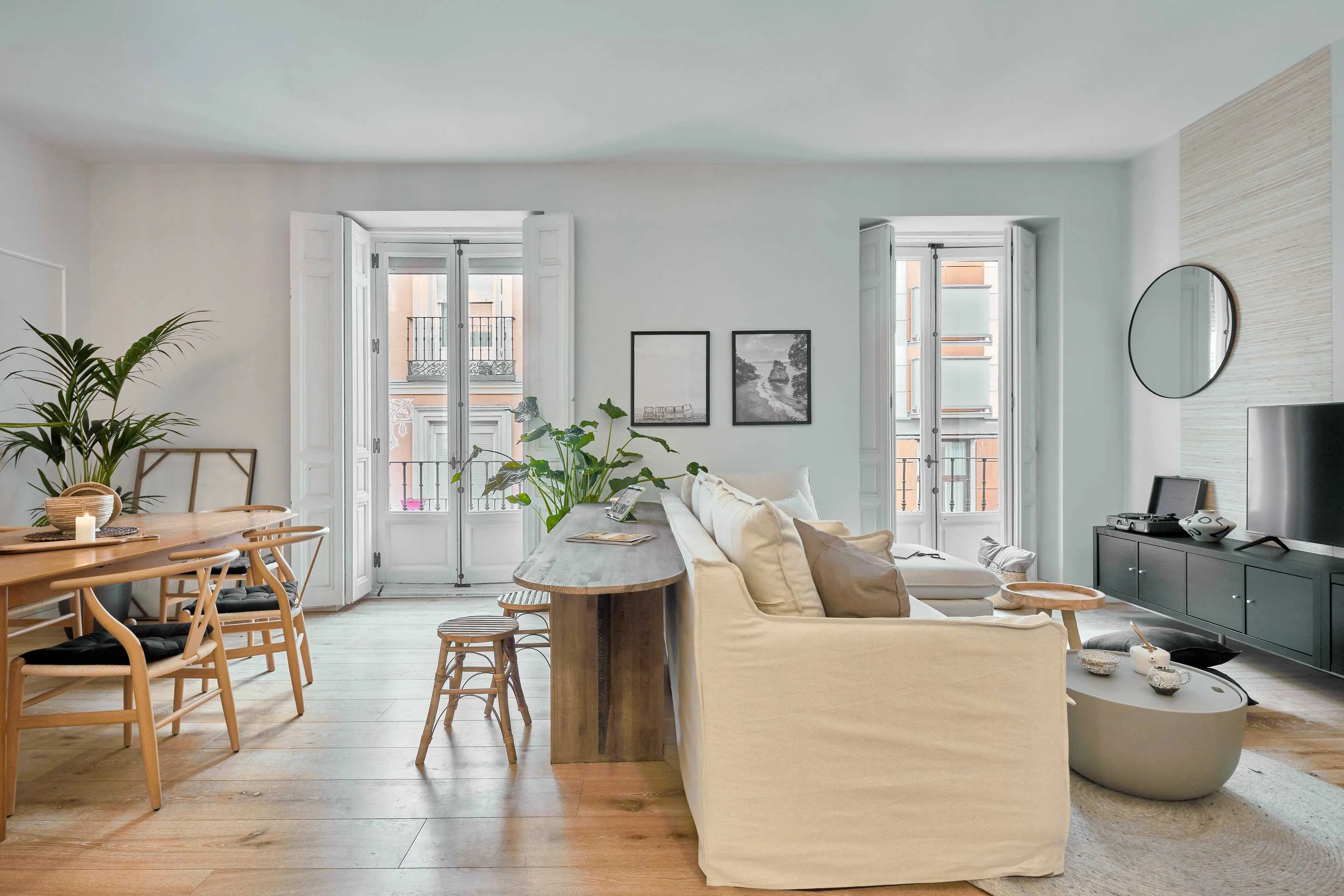 Vast Madrid Flat With Pro Workspace & Chef's Kitchen For Remote Worksuccess #3