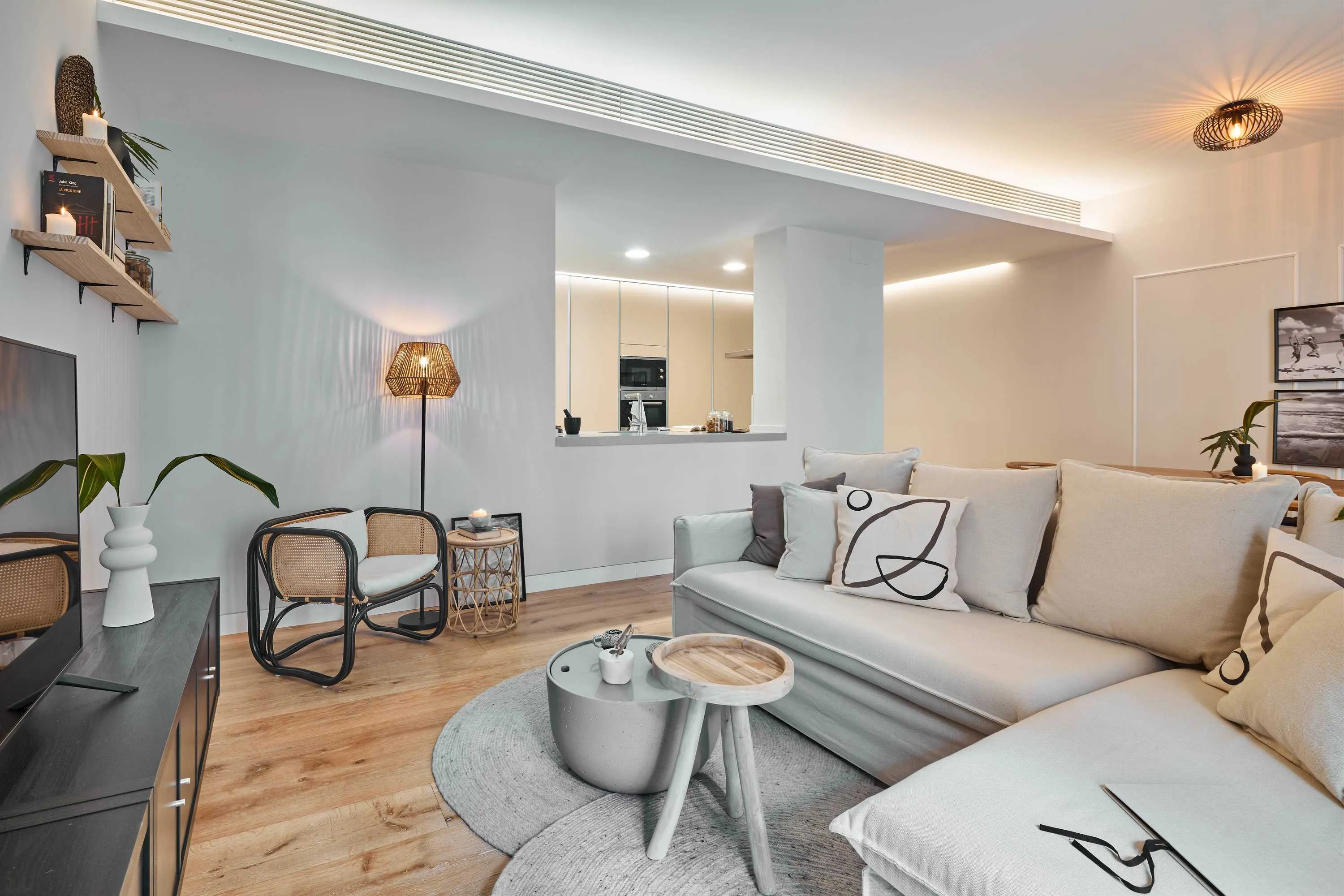Vast Madrid Flat With Pro Workspace & Chef's Kitchen For Remote Worksuccess #2