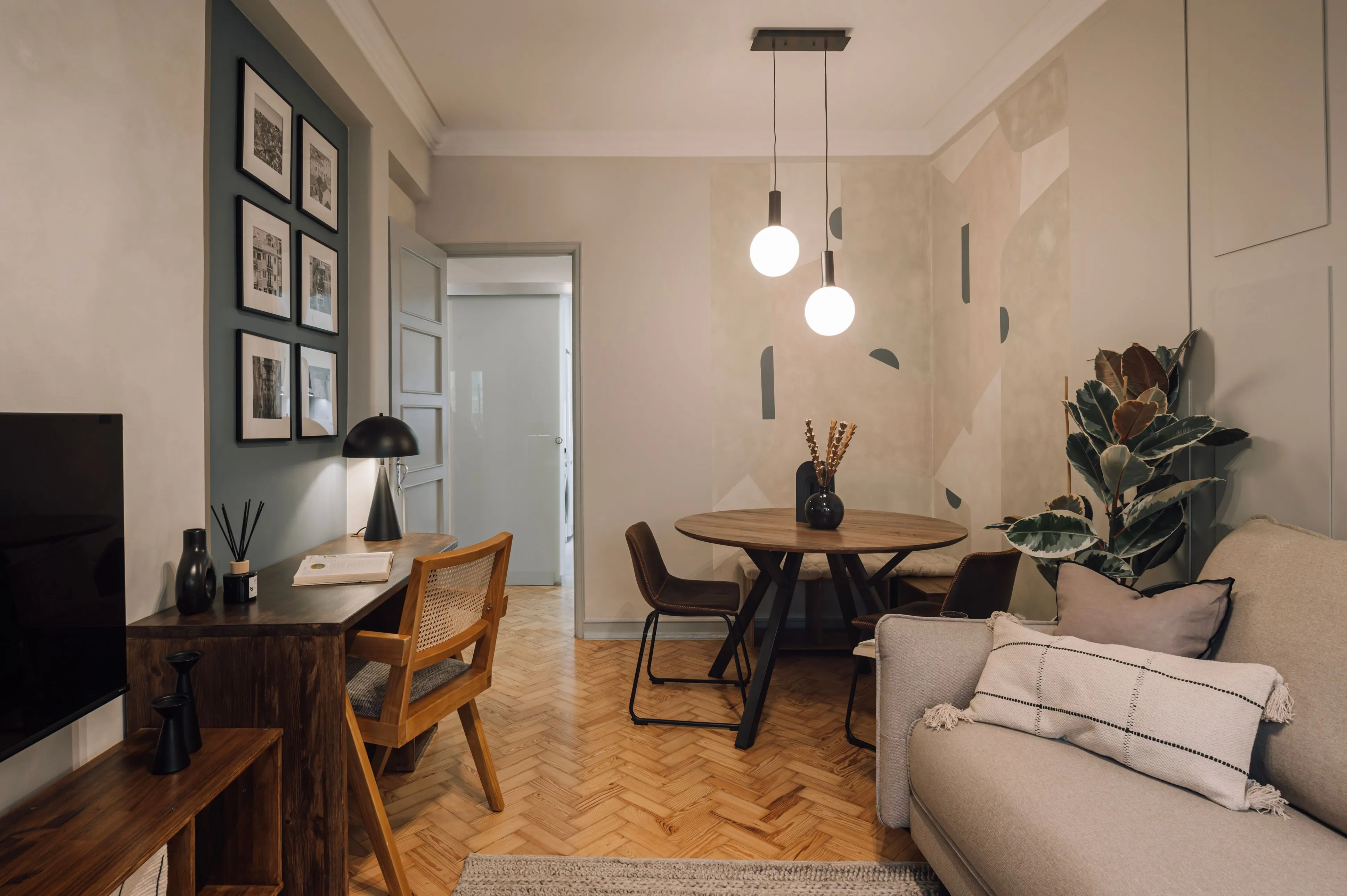 Elegant Lisbon 2-bed Flat With High-speed Fiber & Pro Workstation For Remote Professionals #4