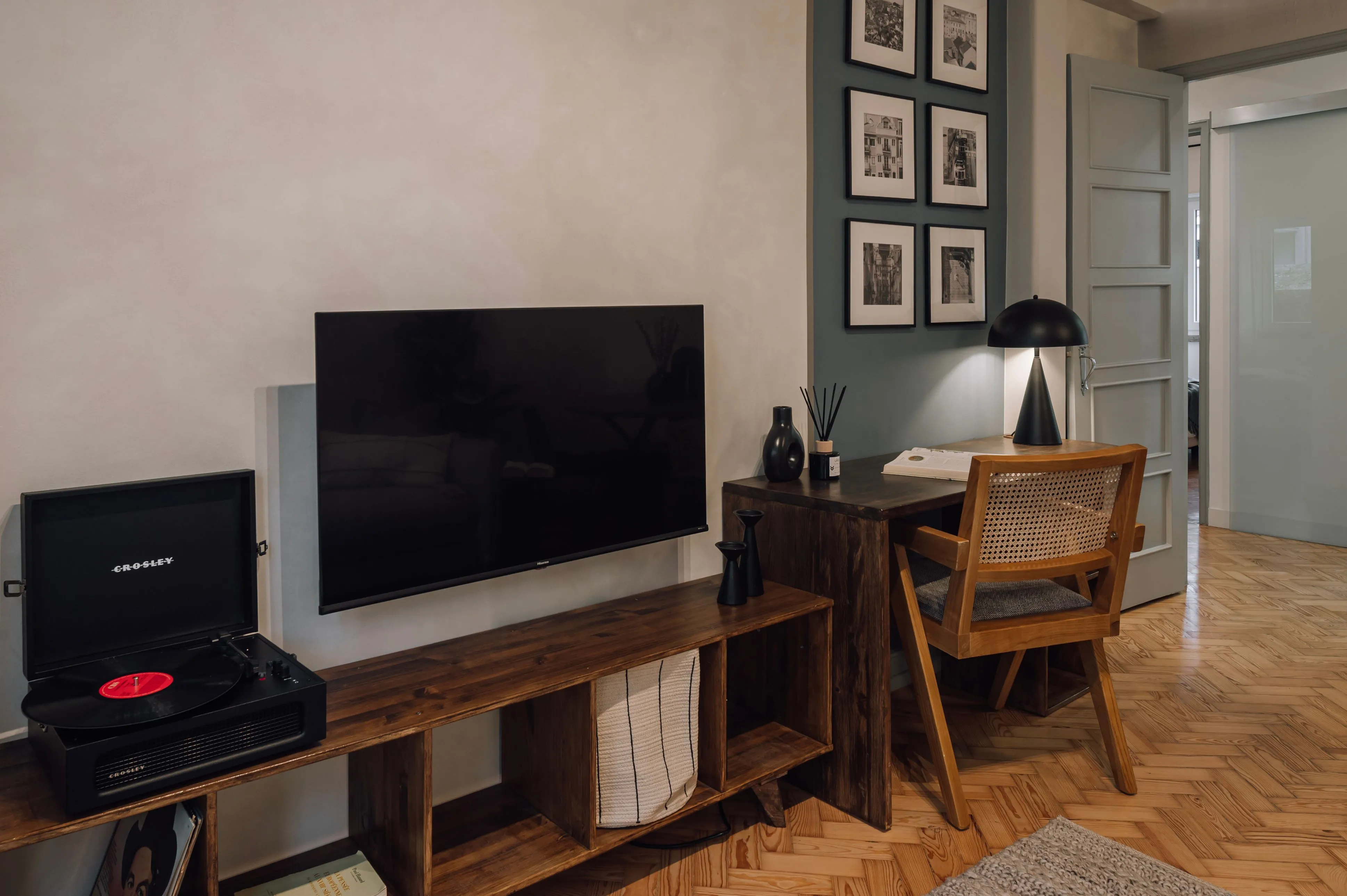Elegant Lisbon 2-bed Flat With High-speed Fiber & Pro Workstation For Remote Professionals #5