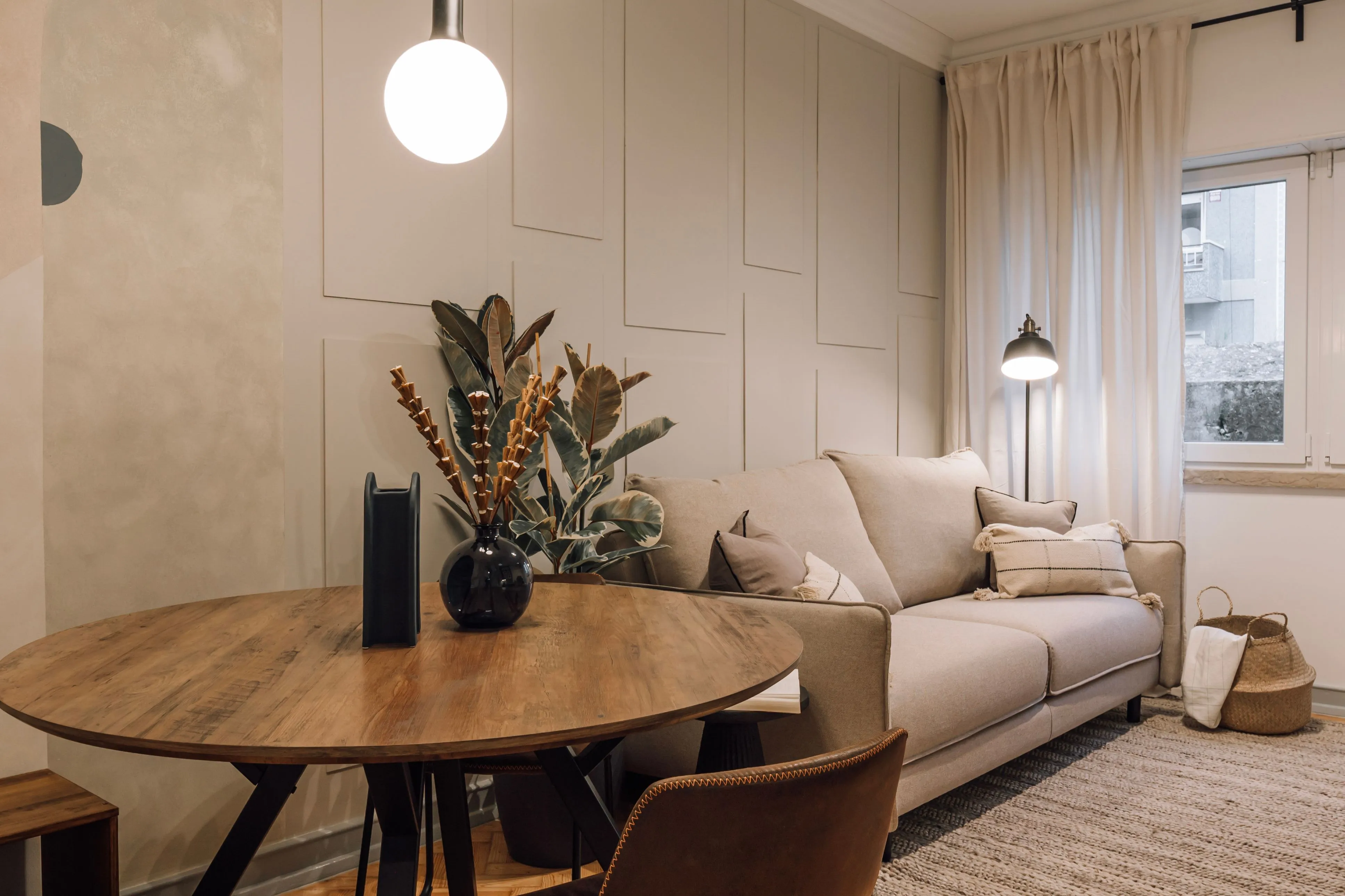 Elegant Lisbon 2-bed Flat With High-speed Fiber & Pro Workstation For Remote Professionals #2