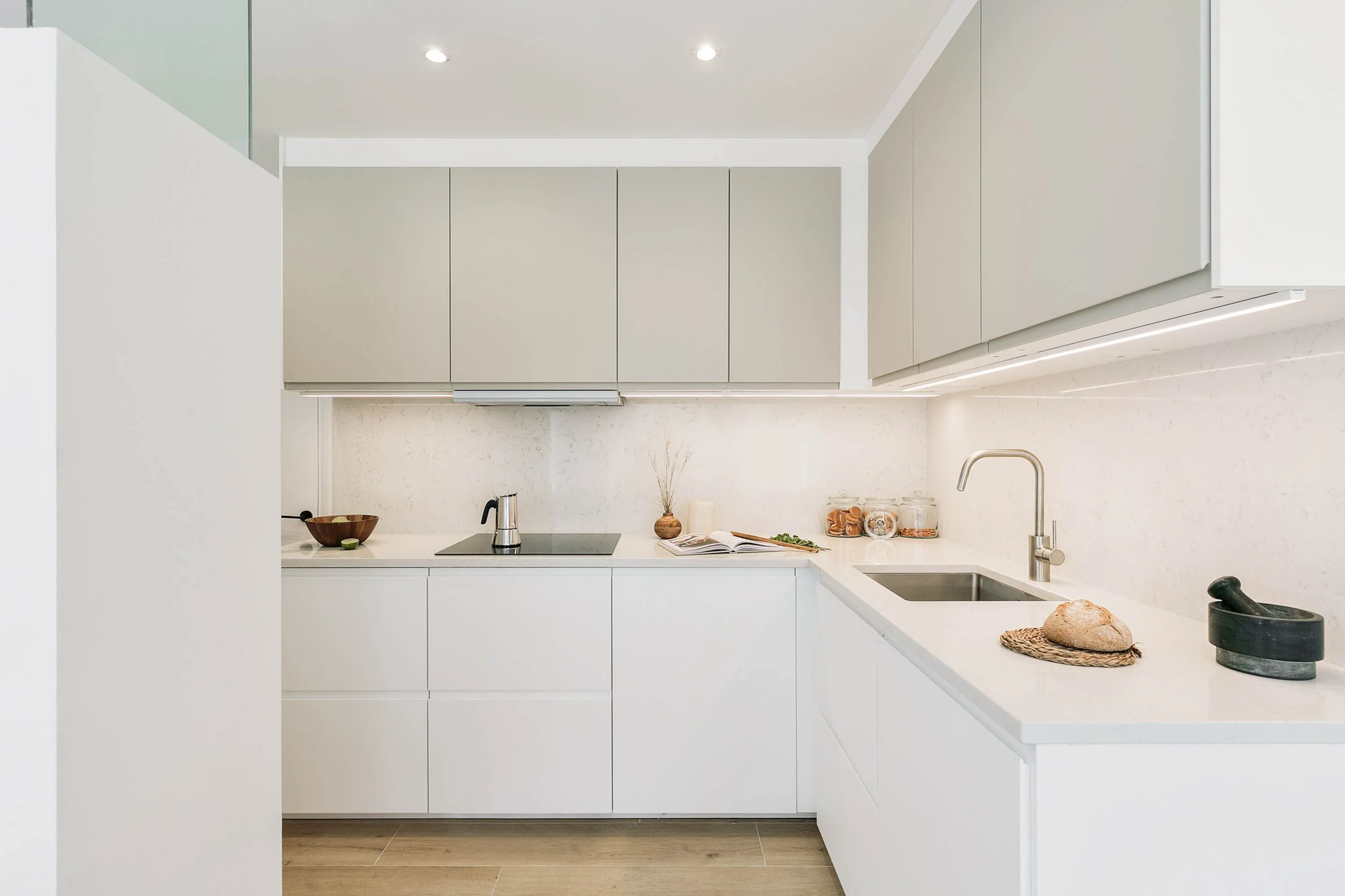 Airy Designer Flat With Pro Workspace & Fast Wifi In Barcelona's City Center #5