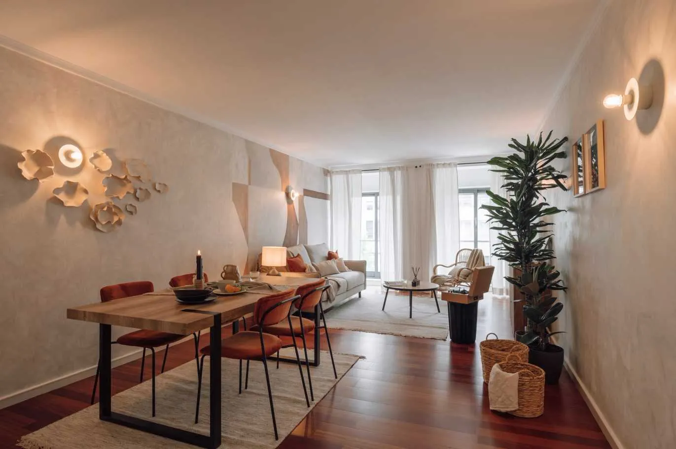 Contemporary Lisbon Flat With High-speed Fiber & Pro Workstation For Digital Nomads #4