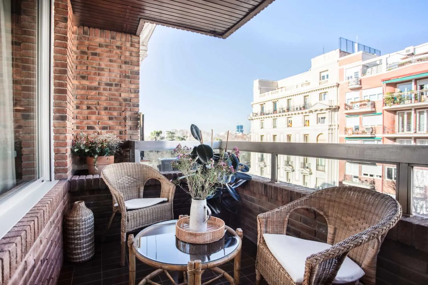 Spacious Madrid Flat With Ultra-fast Wifi And Pro Home Office Setup For Remote Work #4