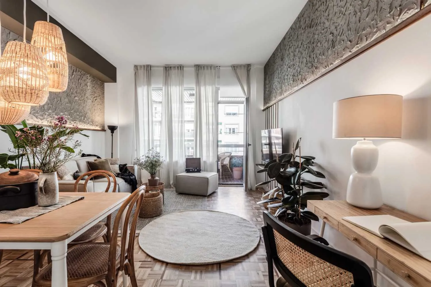 Spacious Madrid Flat With Ultra-fast Wifi And Pro Home Office Setup For Remote Work #3