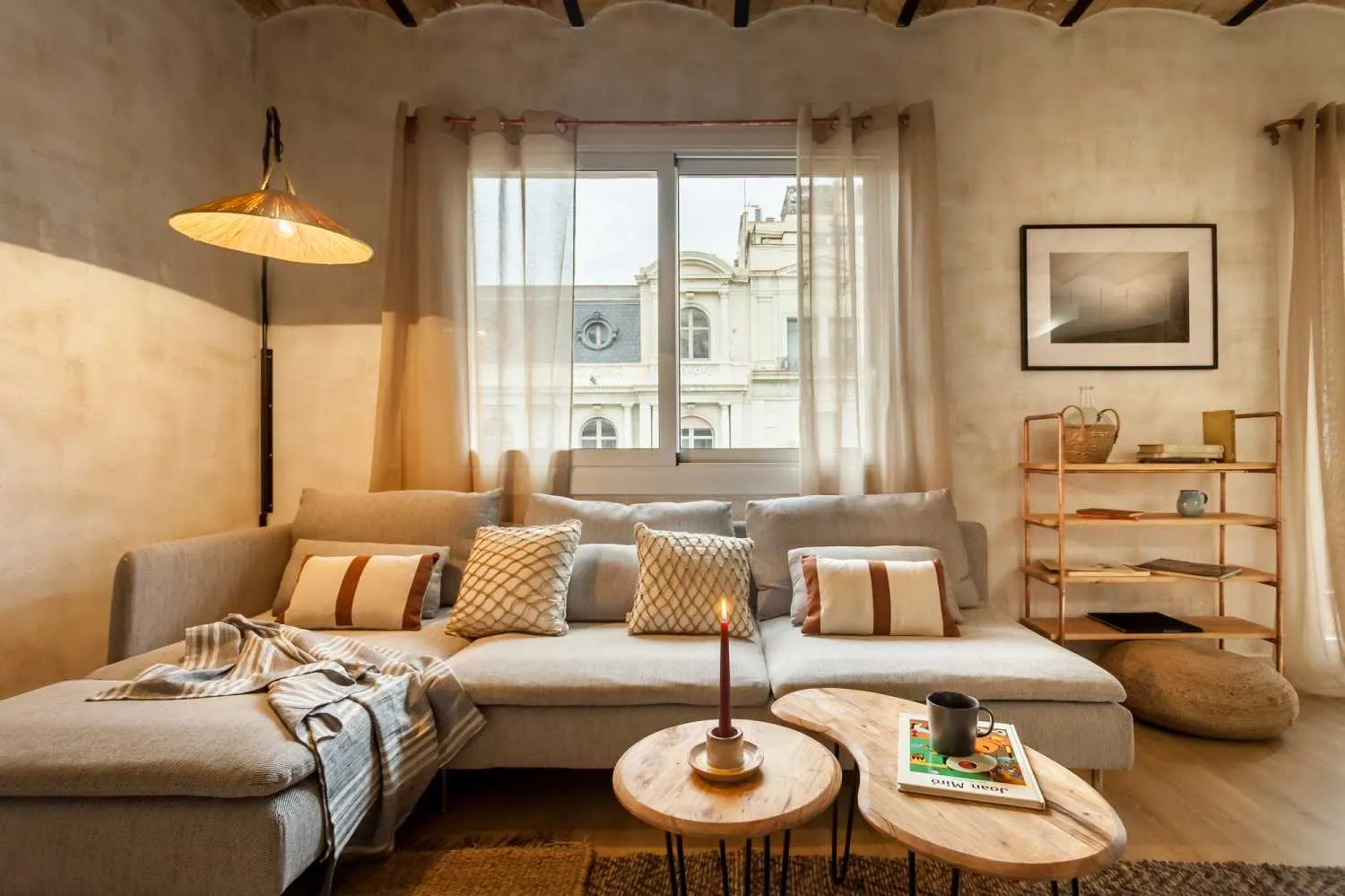 Luxurious Barcelona Apartment With Ultra-fast Wifi & Pro Workspace For Digital Nomads #2