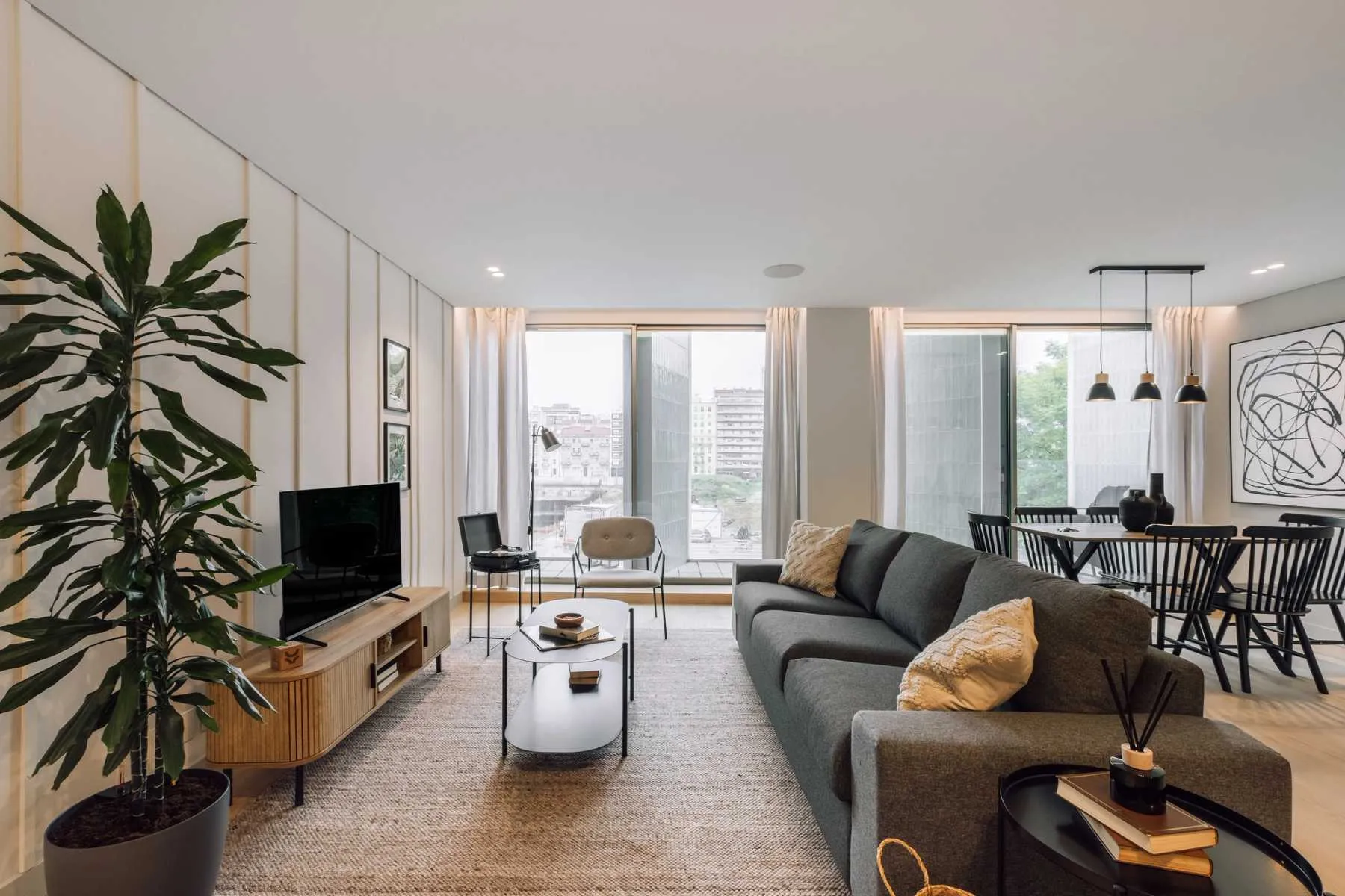 Spacious Lisbon Flat With Pro Monitors & Gigabit Internet For Digital Nomads #5
