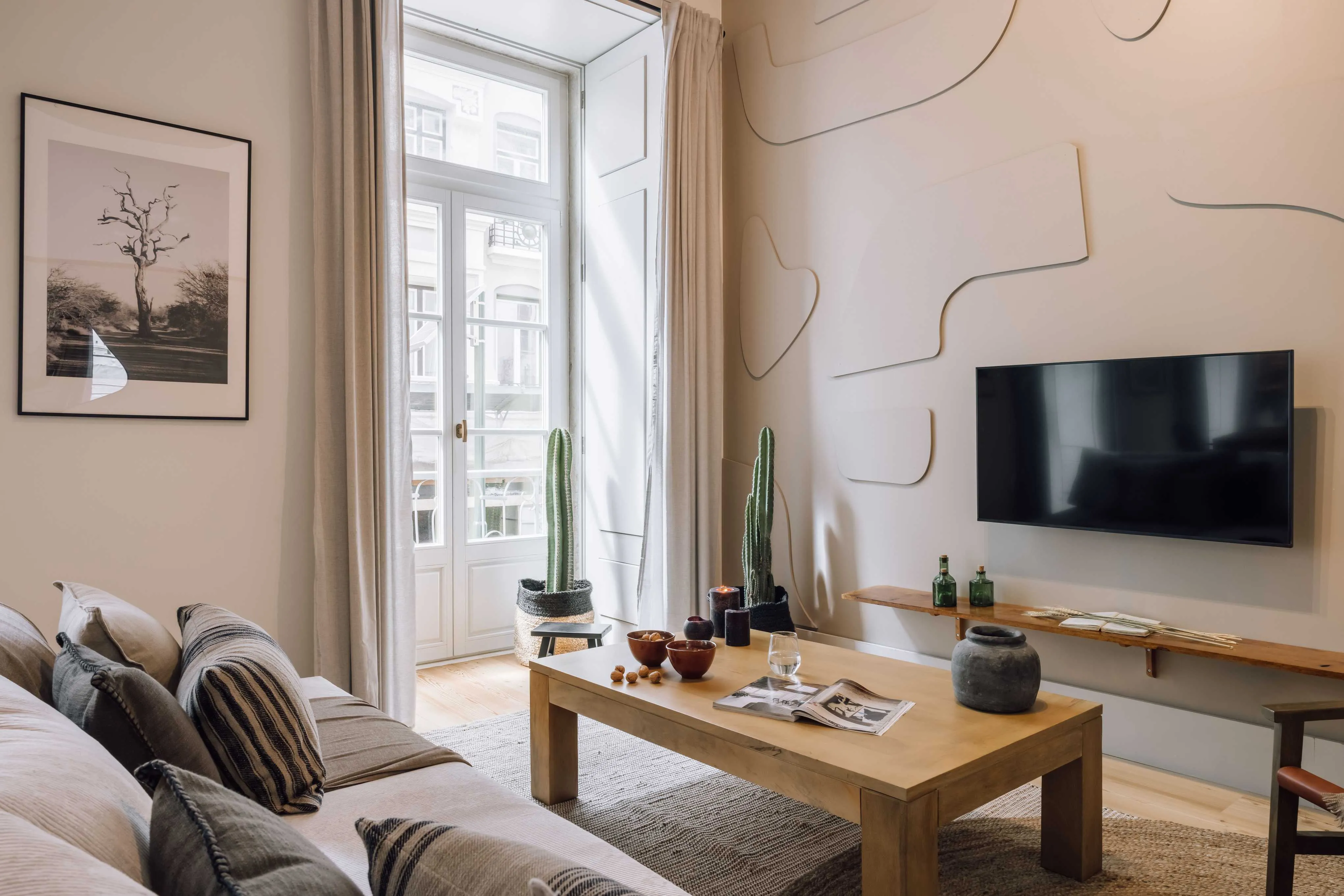 Contemporary 2br Flat With Ultra-fast Wifi & Pro Workspace In Lisbon's Central District #2