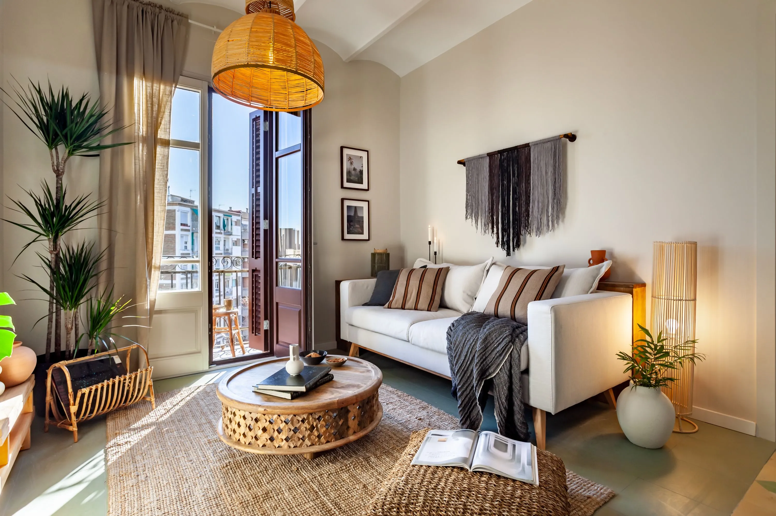 Spacious Executive Flat With Ultra-fast Wifi & Dual Monitors In Barcelona Center #2