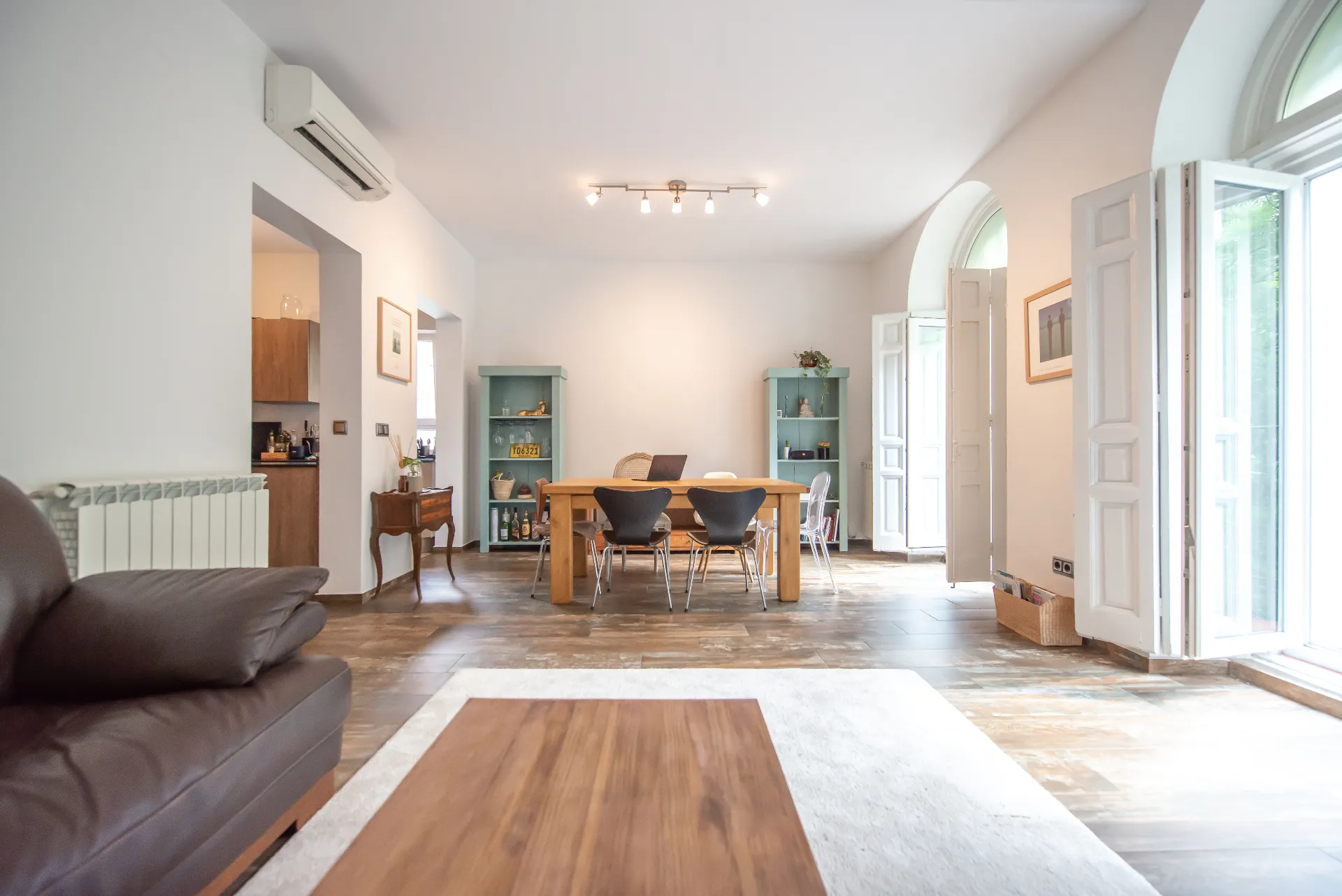 Beautiful Madrid Apartment Steps from Plaza Olavide #5
