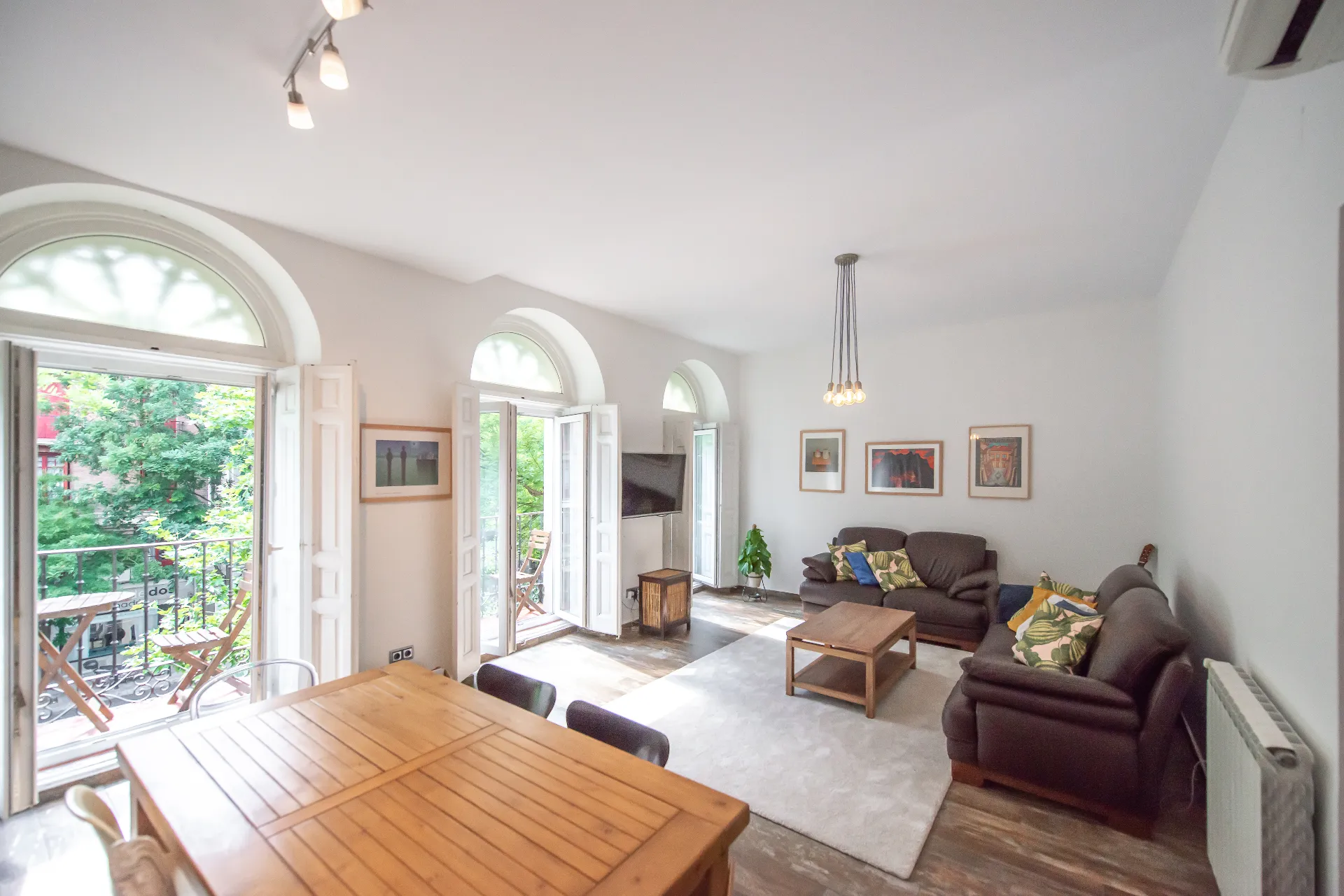 Beautiful Madrid Apartment Steps from Plaza Olavide #4